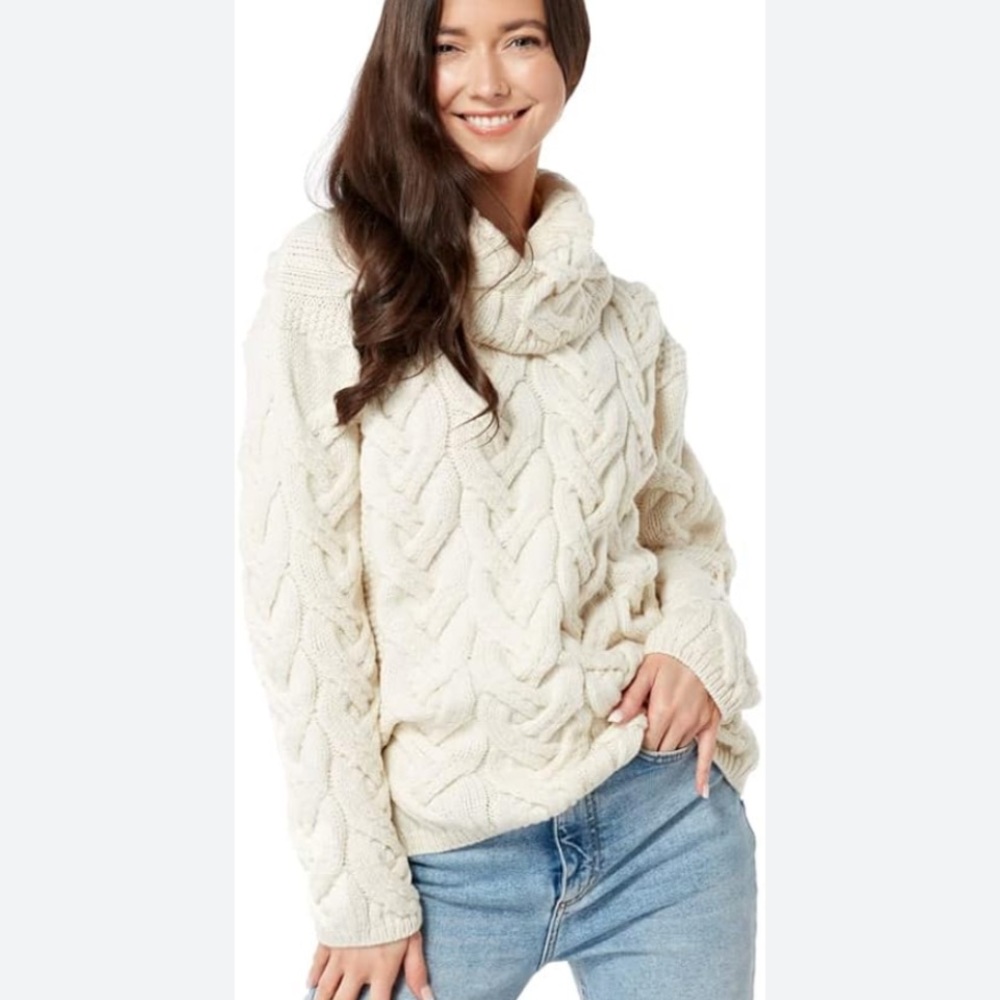 FOREVER 21 Cream Cable Knit Turtleneck Sweater L NWOT